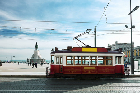 葡萄牙里斯本商业广场老式有轨电车
