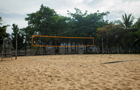 带线的沙滩排球场