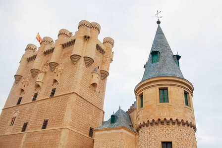 塞哥维亚著名城堡城堡的美丽装饰塔