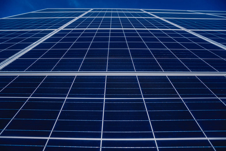 大太阳能电池板的纹理替代电源。