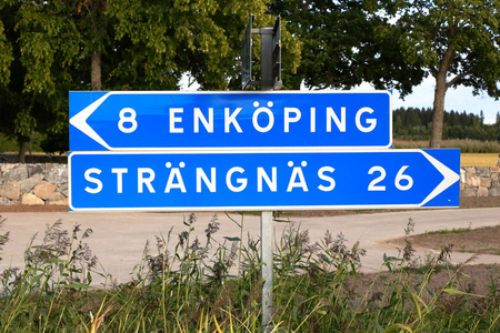 Enkoping 和 Strangnas 路标