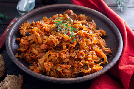 Bigos, 一个传统的波兰菜白菜, 水平