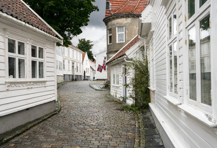 格挪威的狭窄鹅卵石街
