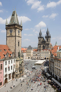 捷克共和国布拉格老城广场的游客