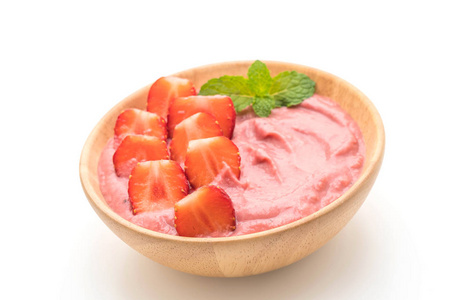草莓冰沙碗