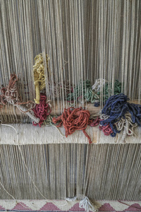 彩绳地毯织机图片