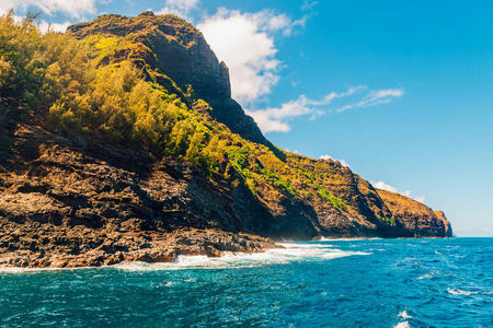 夏威夷考艾岛壮观的纳帕利海岸悬崖美丽景色