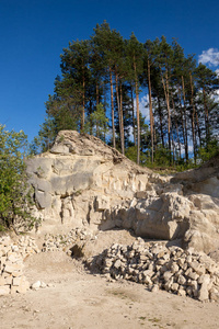 老砂岩采石场在 Jozefow。波兰