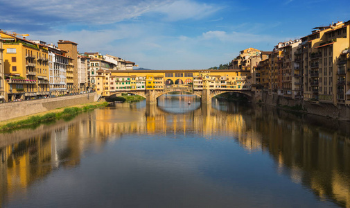  Ponte Vecchio in Florence , Italy