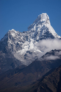 尼泊尔珠穆朗玛峰地区 Dablam 山峰