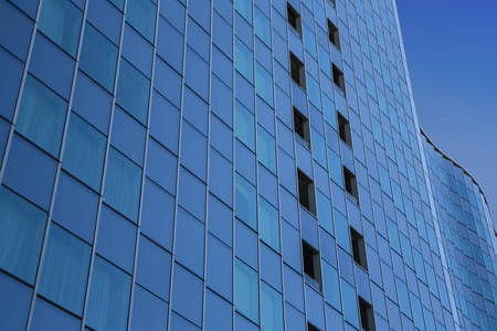近现代办公室与蓝天背景玻璃 bui
