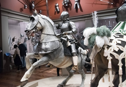 旧转盘与乙烯基记录-霍尔金, 古巴