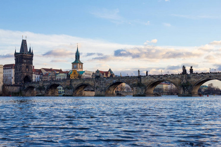 步行者仅查尔斯桥梁又称石桥, 石最, 布拉格桥, Prazhski 最伏尔塔瓦河河在布拉格, 捷克共和国
