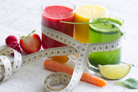 新鲜果汁量带水果蔬菜减肥饮食观念