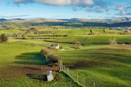英格兰北部的连绵起伏的农田图片