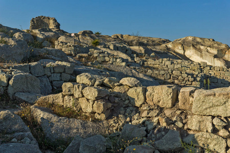 保加利亚Perikon Kardzhali地区古特拉西亚城市日出景观