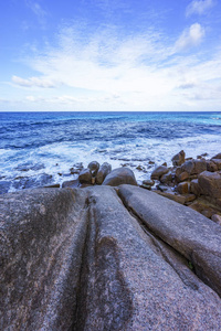 海洋粗糙海岸的花岗岩岩石, 昂斯巴扎尔克, seych