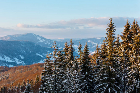 冬暮山雪景