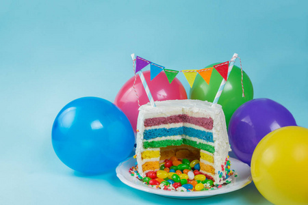 彩虹皮娜塔蛋糕与糖果生日背景, 卡片, 概念