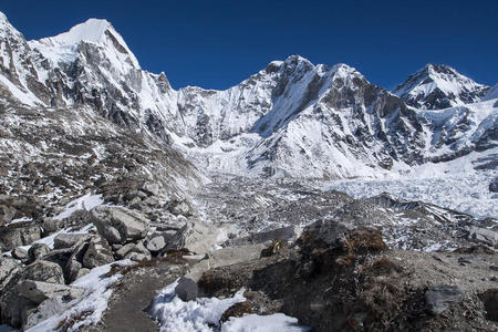 喜马拉雅山林特伦，昆布兹的风景，远离珠穆朗玛峰大本营