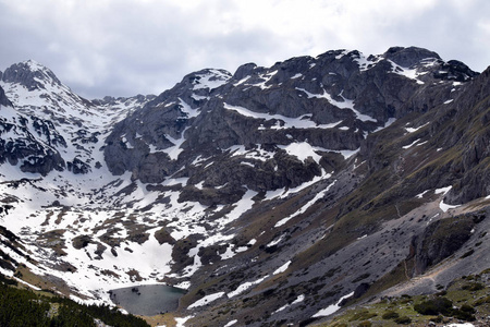 杜尔米托尔国家公园。山, 近 Bobotov 局。黑山