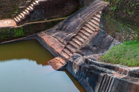 废墟皇家水池的风景, 狮子岩石锡吉里亚, 吸引力 S