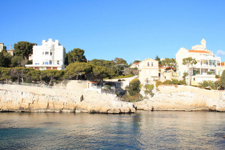 卡西斯是位于法国马赛东部地中海沿岸的海滨度假胜地