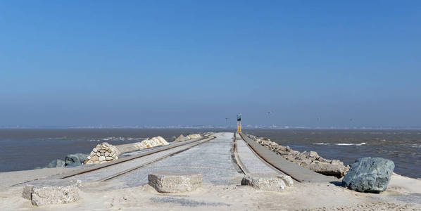 阿基坦海岸的古码头