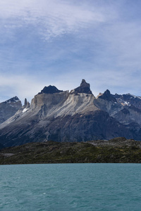 Pehoe湖和LosCuernos角，智利国家公园TorresdelPaine