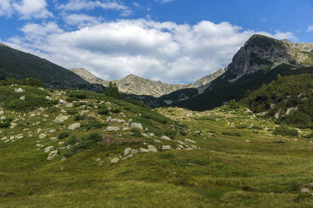 保加利亚贝戈维萨河谷皮林山景观惊人