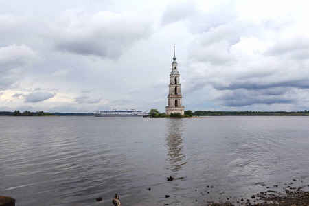 卡利亚津市俄罗斯特维尔地区。 Kalyazinsky三位一体修道院成立于1434年。 卡利亚津一个小商人城镇，由于水电站的建设，