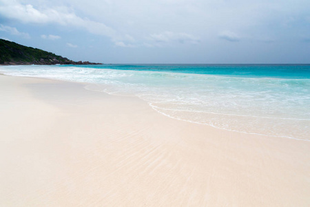 塞舌尔群岛上的白沙滩图片