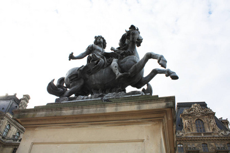 巴黎马雕的路易国王