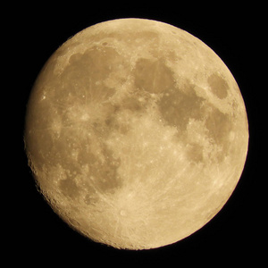 在2018年7月25日打蜡的吉布斯月亮97的满。 已经128天了。