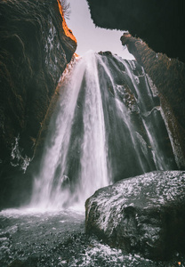 著名的强大 Gljufrabui 级联的完美视图。地点 Seljalandsfoss 秋季, 冰岛, 欧洲。风景秀丽的旅游景区形