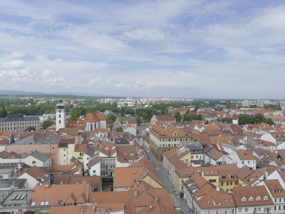 捷克共和国塞斯克布德乔维奇2018年5月10日城市之景。市中心旧房屋顶..从上面看。