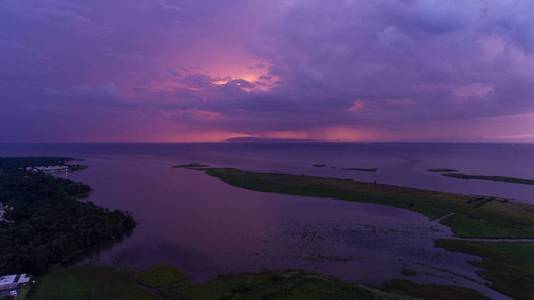 阿拉巴马海湾沿岸移动海湾日落处的风暴