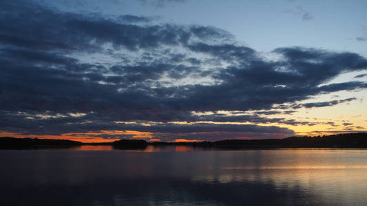 瑞典湖的日落