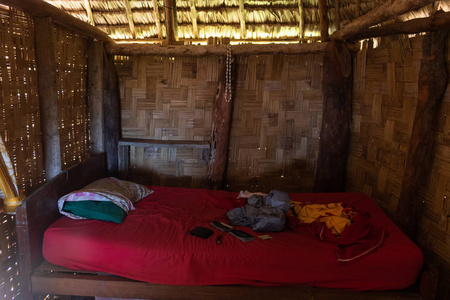 在斐济的和平队志愿者之家里，修了一个小小的简单的家