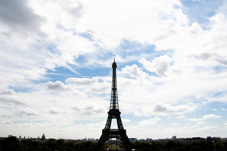 标志性的埃菲尔铁塔巴黎