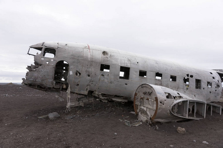 在没有人的阴天冰岛的飞机失事图片