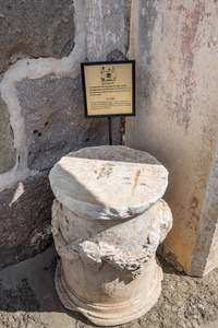 古罗马大理石雕塑的细节或在圣彼得城堡或火鸡堡的街区。