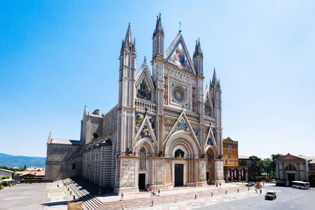 意大利奥维托14世纪哥特式大教堂的外观