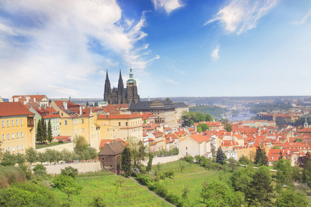 捷克共和国布拉格城堡圣维塔斯大教堂和马拉斯特拉纳的美丽景色
