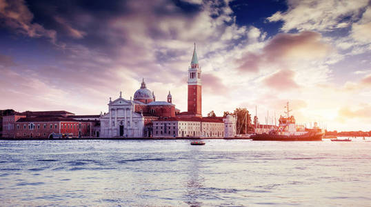 s Square and Campanile bell tower in Venice. Italy.