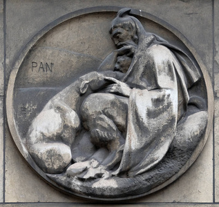 潘的故事，野神，牧羊人和羊群。法国巴黎医学部大楼的石头浮雕。