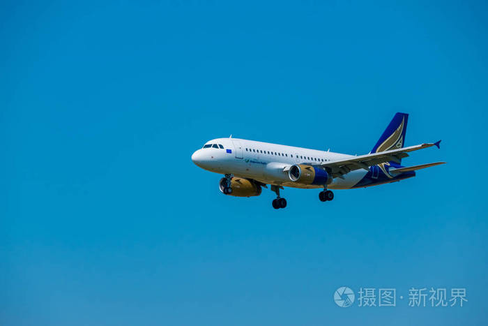 保加利亚老鹰航空公司飞机准备登陆在苏黎世国