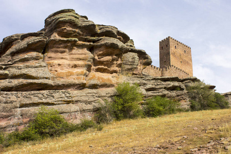 CastillodeZafra，一座建于12世纪的城堡，建于西班牙卡斯蒂利亚拉曼恰的CampillodeDuenasSierra
