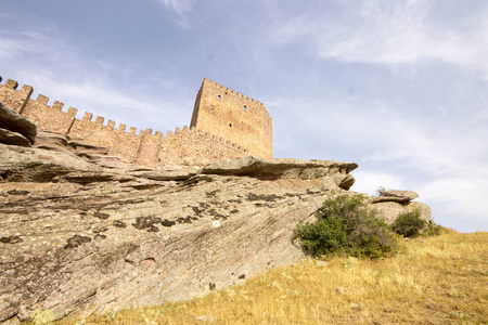 CastillodeZafra，一座建于12世纪的城堡，建于西班牙卡斯蒂利亚拉曼恰的CampillodeDuenasSierra