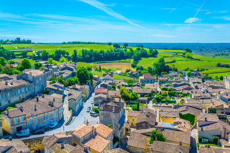 法国村庄圣埃米里奥的鸟瞰图